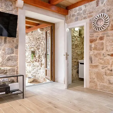 Ploca On Hvar With A Private Heated Pool فيلة *