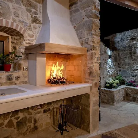 Ploca On Hvar With A Private Heated Pool فيلة