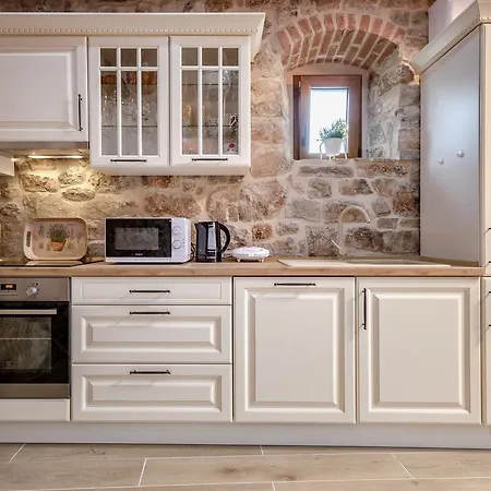 فيلة Ploca On Hvar With A Private Heated Pool