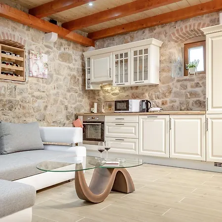 Ploca On Hvar With A Private Heated Pool فيلة